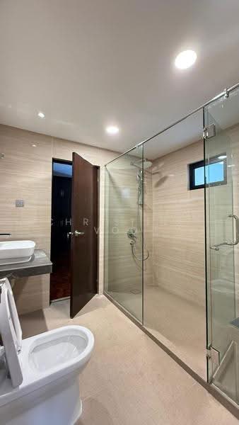 Bungalow House untuk Disewa di Taman Bukit Pantai (Bangsar) - Christine Voo - Bathroom - PropertyGuru.com.my