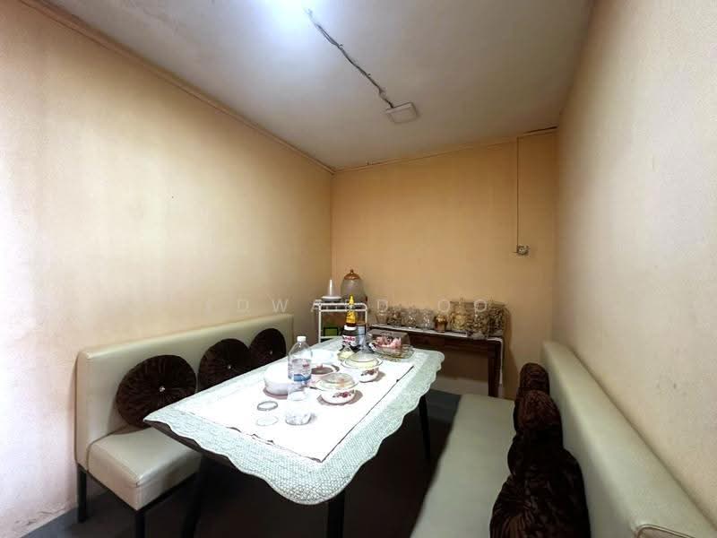 1-storey Terraced House for Sale in Taman Ungku Tun Aminah (Skudai) - Edward Oo - Dining Room - PropertyGuru.com.my