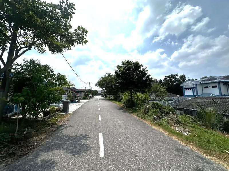 1-storey Terraced House for Sale in Taman Ungku Tun Aminah (Skudai) - Edward Oo - Exterior - PropertyGuru.com.my