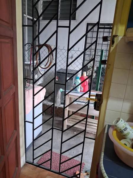 1-storey Terraced House for Sale in Taman Daya (Johor Bahru) - Chris Koh - Entrance - PropertyGuru.com.my