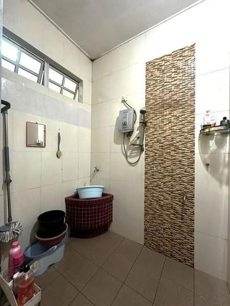 Rumah Teres 1-Tingkat untuk Dijual di Taman Ungku Tun Aminah (Skudai) - Karl Lim - Bathroom - PropertyGuru.com.my