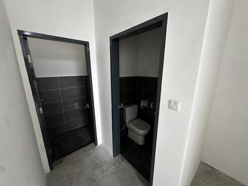 Factory for Rent in Bandar Indahpura (Kulai) - Sausa Lee - Bathroom - PropertyGuru.com.my