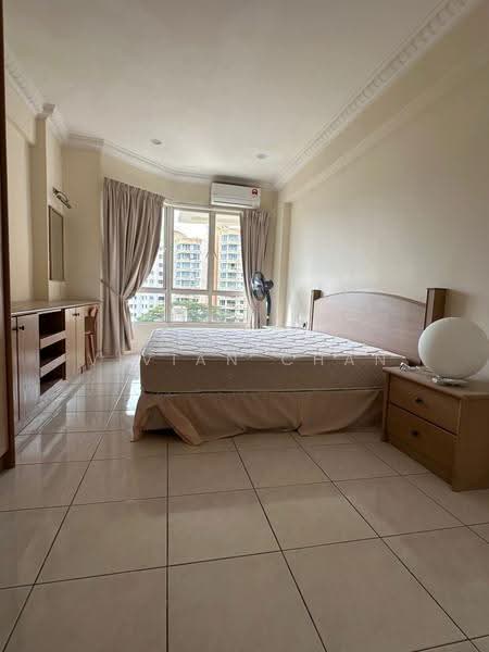 Kondominium untuk Disewa di Gold Coast Resort Condominium - Vivian Chan - Bedroom - PropertyGuru.com.my