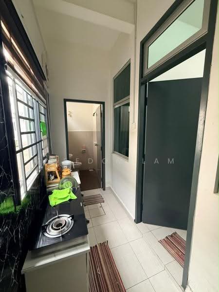 2.5-storey Terraced House for Sale in Taman Pulai Mutiara (Iskandar Puteri (Nusajaya)) - Freedom Lam - Kitchen - PropertyGuru.com.my