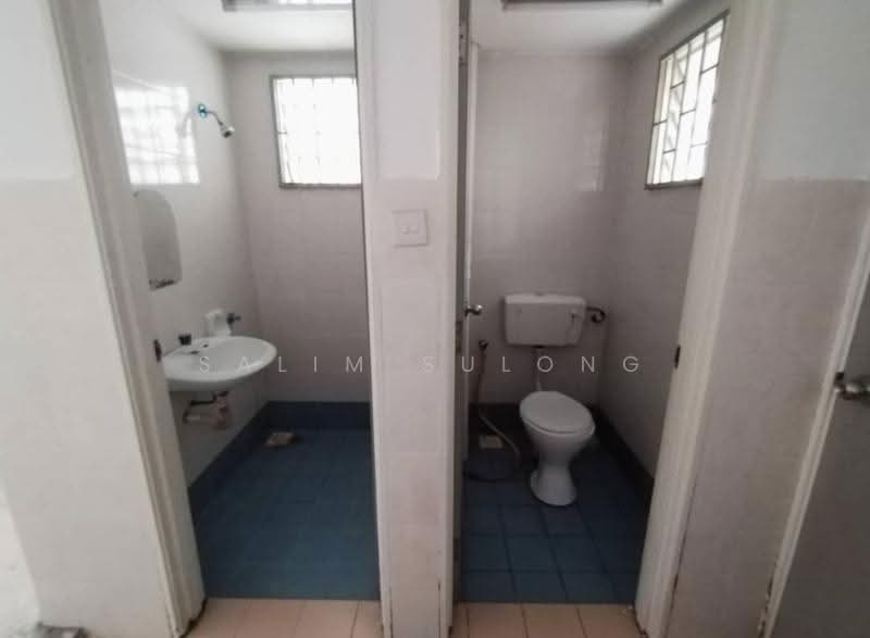 Flat for Sale at Seroja - Salim Sulong - Bathroom - PropertyGuru.com.my