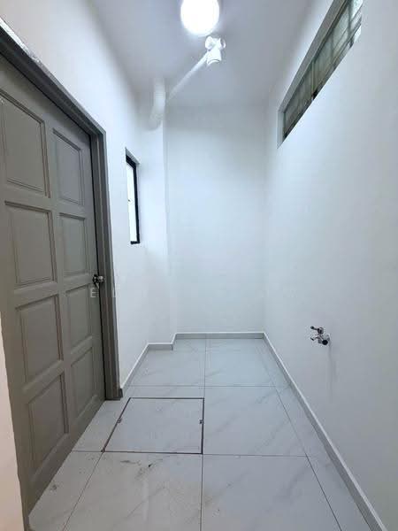 2-storey Terraced House for Sale in Taman Bestari Indah (Ulu Tiram) - Edward Oo - Interior - PropertyGuru.com.my