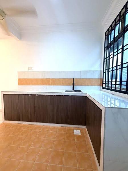 2-storey Terraced House for Sale in Taman Bestari Indah (Ulu Tiram) - Edward Oo - Kitchen - PropertyGuru.com.my