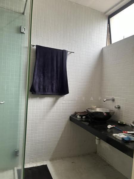 Kondominium untuk Disewa di 1 Bukit Utama - Jamie Yeap - Bathroom - PropertyGuru.com.my