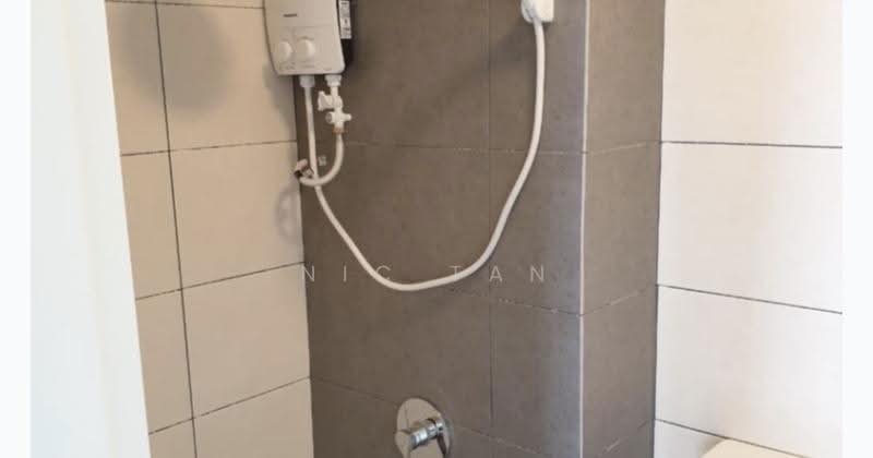 Kondominium untuk Dijual di The Holmes 1 - Nic Tan - Bathroom - PropertyGuru.com.my