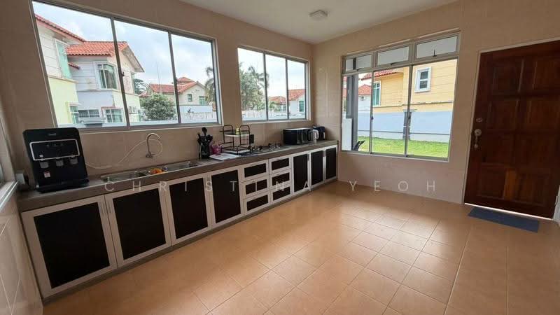 Bungalow House for Rent in Bandar Putra Kulai (Kulai) - Christina Yeoh - Kitchen - PropertyGuru.com.my