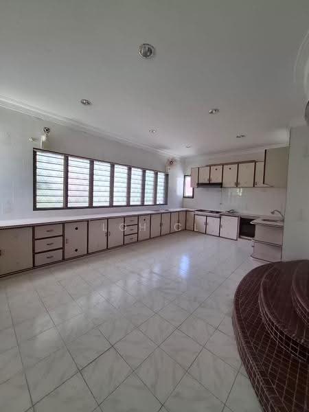 3-storey Terraced House for Sale in Batu Ferringhi (Penang) - Loh CL - Kitchen - PropertyGuru.com.my
