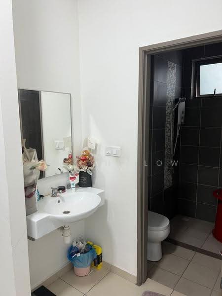 Kondominium untuk Dijual di Tree Sparina - Desmond Low - Bathroom - PropertyGuru.com.my