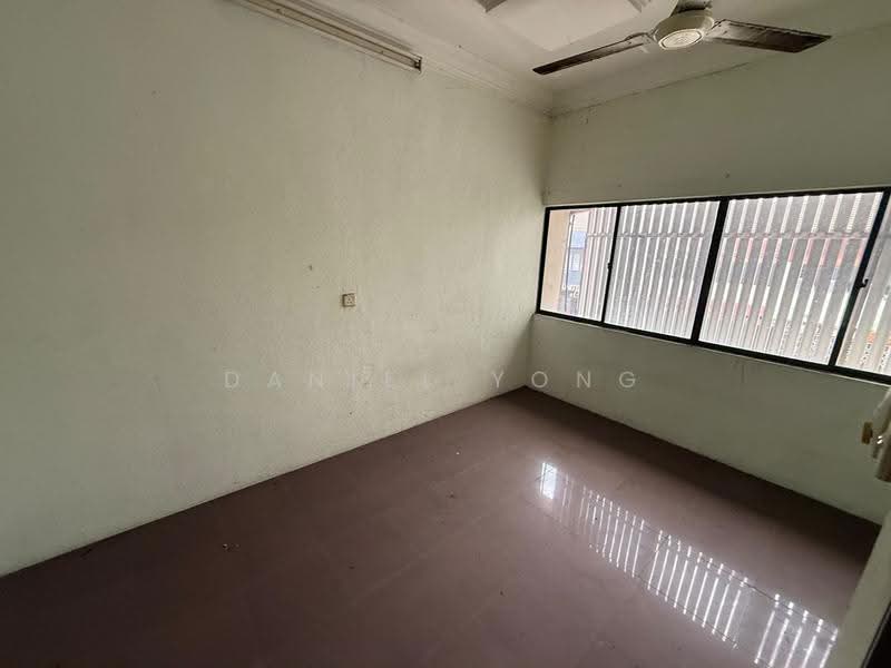 Shop / Office untuk Dijual di Taman Johor Jaya (Johor Bahru) - Daniel Yong - Interior - PropertyGuru.com.my