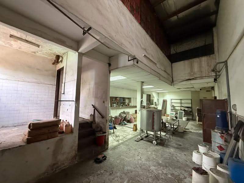 Shop / Office untuk Dijual di Taman Johor Jaya (Johor Bahru) - Daniel Yong - Interior - PropertyGuru.com.my