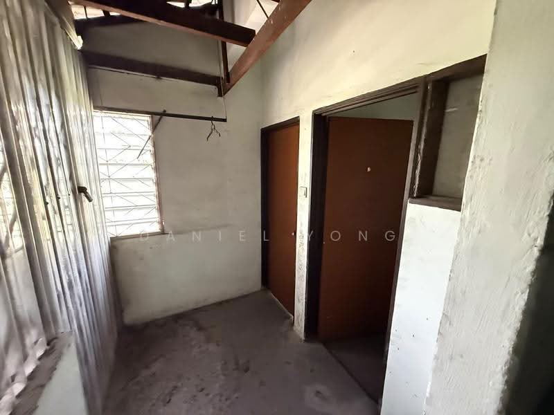 Shop / Office untuk Dijual di Taman Johor Jaya (Johor Bahru) - Daniel Yong - Interior - PropertyGuru.com.my
