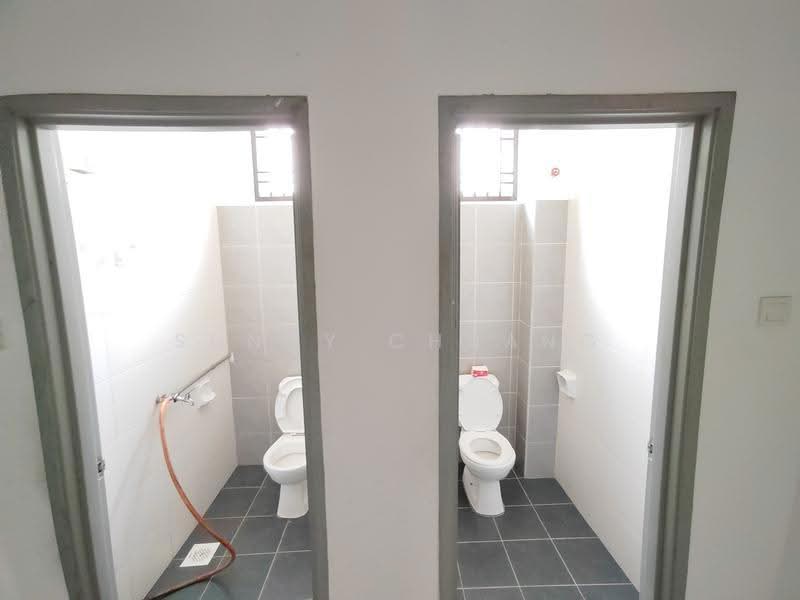 Shop / Office for Rent in Bandar Seri Alam (Masai) - Sunny Chuang - Bathroom - PropertyGuru.com.my