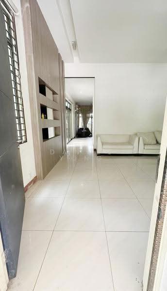 Rumah Berkembar untuk Dijual di Taman Kempas Utama (Tebrau) - Daniel Yong - Living Room - PropertyGuru.com.my