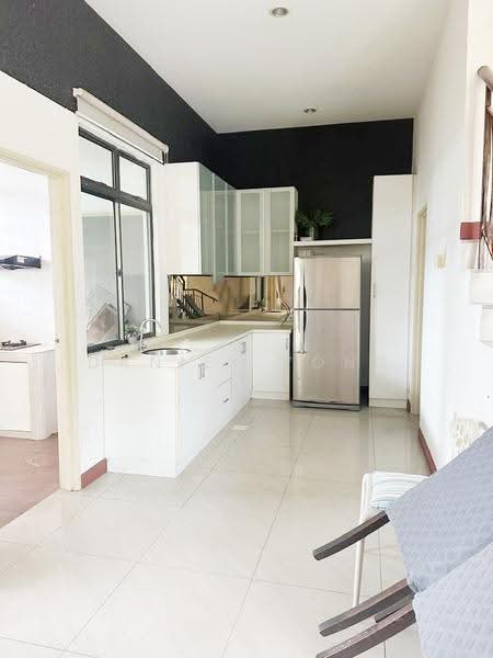 Rumah Berkembar untuk Dijual di Taman Kempas Utama (Tebrau) - Daniel Yong - Kitchen - PropertyGuru.com.my