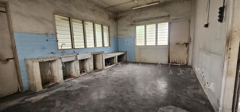Semi-Detached House for Sale in Seksyen 6 (Petaling Jaya) - Magasvari A/P Saboo Basnayake - Kitchen - PropertyGuru.com.my