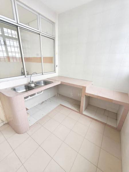 Pangsapuri untuk Dijual di Kipark Apartment - Keith Shum - Kitchen - PropertyGuru.com.my