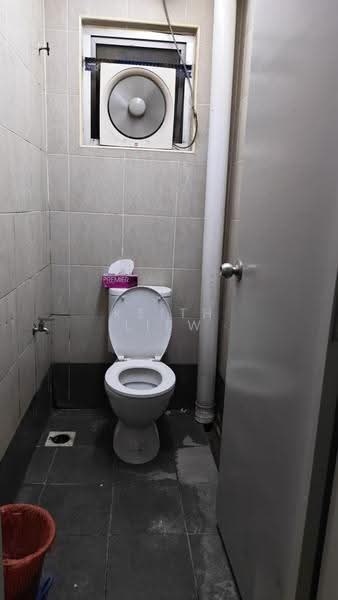 Retail Space untuk Disewa di Salak Selatan (Kuala Lumpur) - Keith Liew - Bathroom - PropertyGuru.com.my