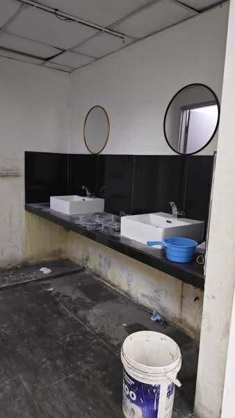 Retail Space untuk Disewa di Salak Selatan (Kuala Lumpur) - Keith Liew - Bathroom - PropertyGuru.com.my