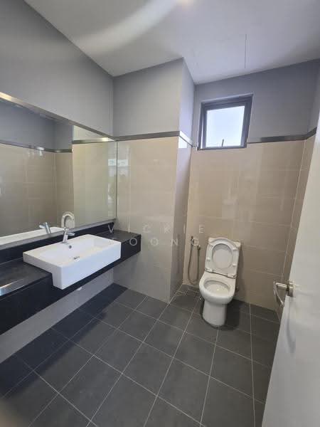 Pejabat untuk Disewa di Taman Desa (Kuala Lumpur) - Vickie Foong - Bathroom - PropertyGuru.com.my