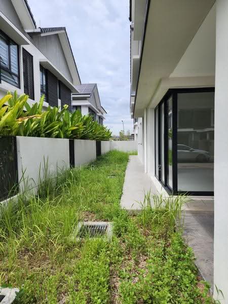 Rumah Berkembar untuk Dijual di Elmina (Shah Alam) - Amir Fauzi - Exterior - PropertyGuru.com.my