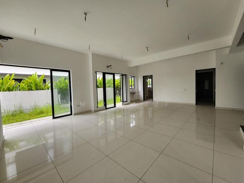 Rumah Berkembar untuk Dijual di Elmina (Shah Alam) - Amir Fauzi - Living Room - PropertyGuru.com.my