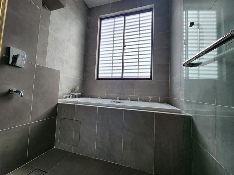 Rumah Berkembar untuk Dijual di Elmina (Shah Alam) - Amir Fauzi - Bathroom - PropertyGuru.com.my