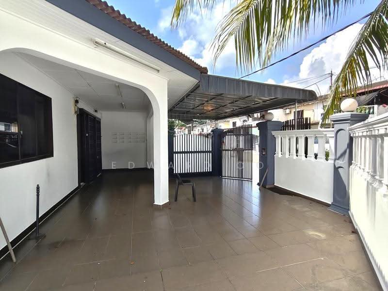 Rumah Teres 2-Tingkat untuk Dijual di Taman Megah Ria (Masai) - Edward Oo - Exterior - PropertyGuru.com.my