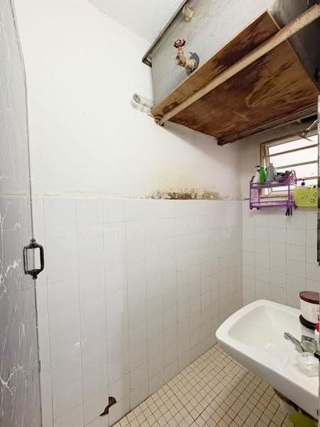 Flat for Sale at Flat Tasek 64 - Daniel Yong - Bathroom - PropertyGuru.com.my