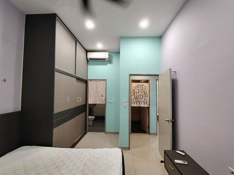Kediaman Servis untuk Dijual di Centra Residences - Edward Oo - Bedroom - PropertyGuru.com.my