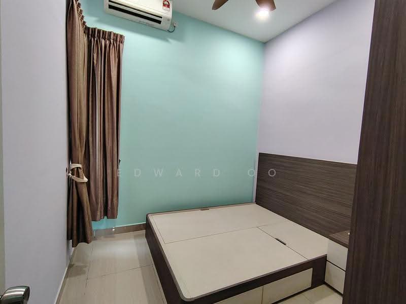 Kediaman Servis untuk Dijual di Centra Residences - Edward Oo - Bedroom - PropertyGuru.com.my
