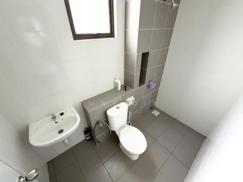 Terraced House for Sale in Eco Grandeur (Puncak Alam) - Umar Din - Bathroom - PropertyGuru.com.my
