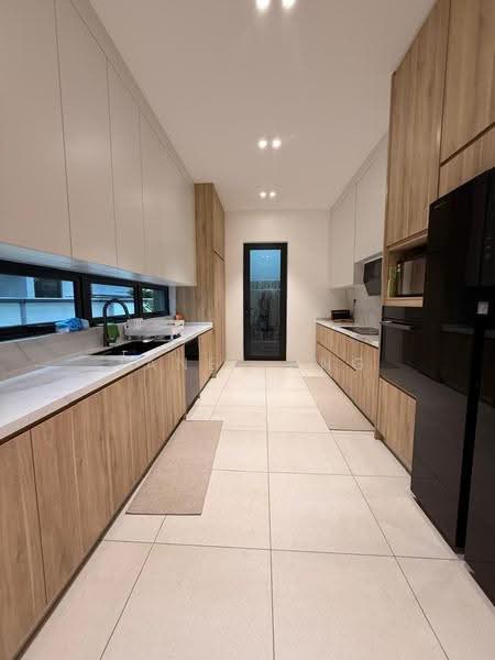Semi-Detached House for Sale in Telok Panglima Garang (Selangor) - Janet Hng - Kitchen - PropertyGuru.com.my