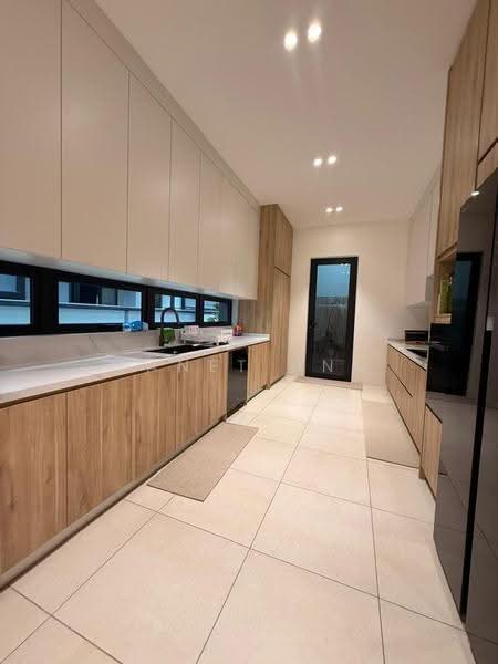 Semi-Detached House for Sale in Telok Panglima Garang (Selangor) - Janet Hng - Kitchen - PropertyGuru.com.my