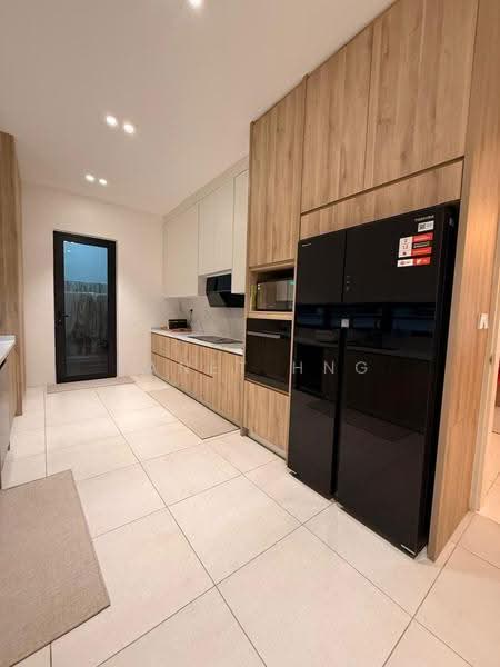 Semi-Detached House for Sale in Telok Panglima Garang (Selangor) - Janet Hng - Kitchen - PropertyGuru.com.my