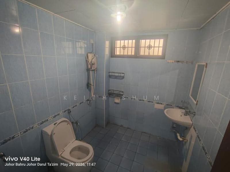 Rumah Teres 1-Tingkat untuk Disewa di Taman Perling (Perling) - Keith Shum - Bathroom - PropertyGuru.com.my