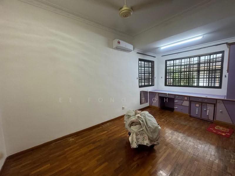 Rumah Teres 2-Tingkat untuk Dijual di Taman Molek (Johor Bahru) - Ee Fong Toh - Study - PropertyGuru.com.my