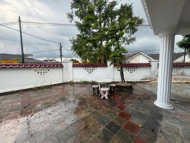 Rumah Teres 2-Tingkat untuk Dijual di Taman Molek (Johor Bahru) - Ee Fong Toh - Exterior - PropertyGuru.com.my