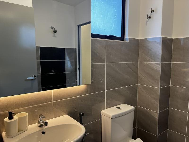 Rumah Teres 2-Tingkat untuk Dijual di Kota Kemuning (Shah Alam) - Thien . - Bathroom - PropertyGuru.com.my