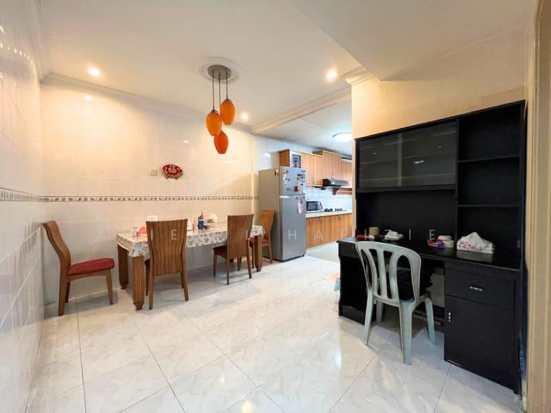 Terraced House for Sale in Kota Kemuning (Shah Alam) - Amierul Hafizie - Dining Room - PropertyGuru.com.my