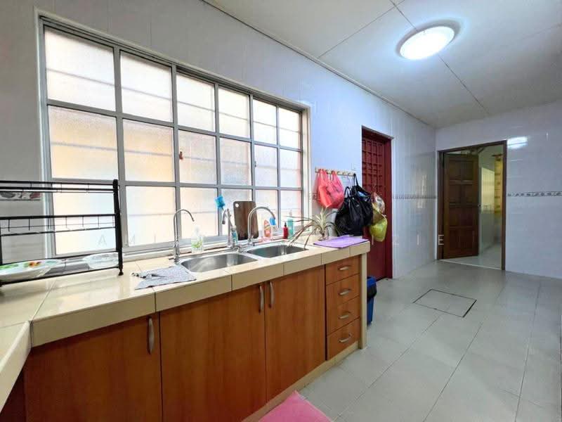 Terraced House for Sale in Kota Kemuning (Shah Alam) - Amierul Hafizie - Kitchen - PropertyGuru.com.my