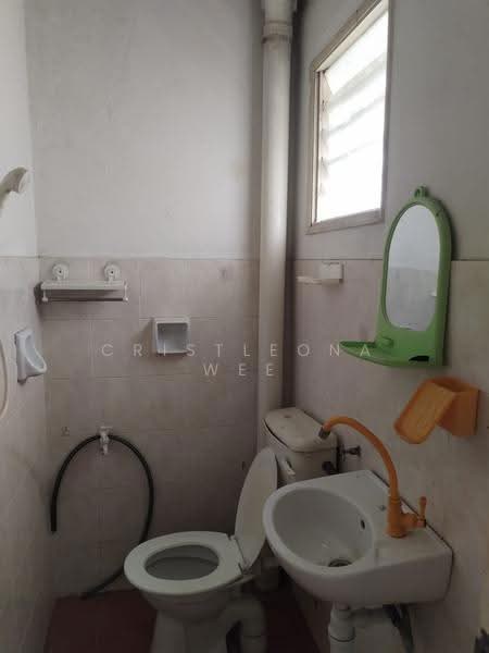 Rumah Teres untuk Dijual di Sutera Damansara (Damansara Damai) - Cristleona Wee - Bathroom - PropertyGuru.com.my