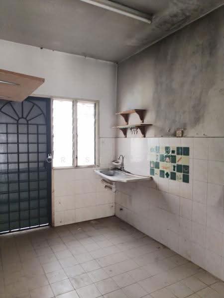Rumah Teres untuk Dijual di Sutera Damansara (Damansara Damai) - Cristleona Wee - Kitchen - PropertyGuru.com.my