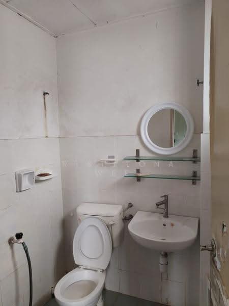 Rumah Teres untuk Dijual di Sutera Damansara (Damansara Damai) - Cristleona Wee - Bathroom - PropertyGuru.com.my