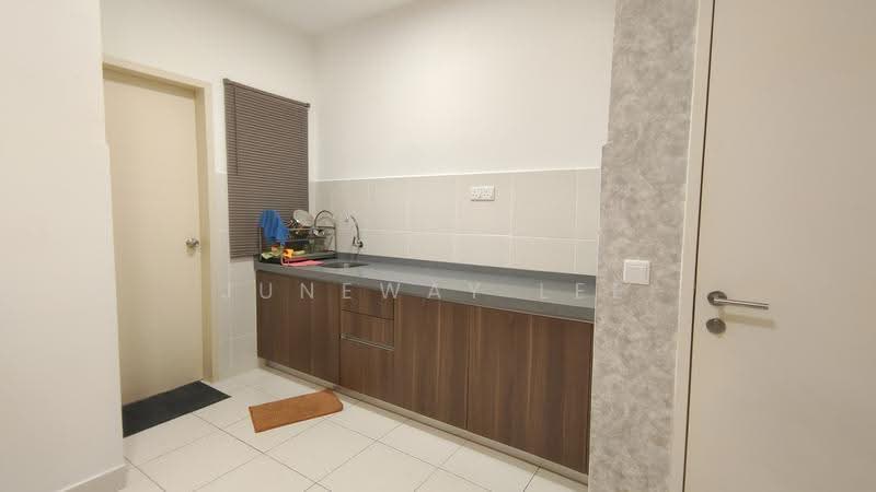 Pangsapuri untuk Dijual di Karisma @ Eco Majestic - Juneway Lee - Kitchen - PropertyGuru.com.my