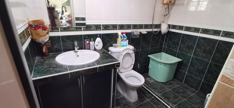 2.5-storey Terraced House for Sale in Taman Megah Kepong (Kepong) - Ryan Cheah - Bathroom - PropertyGuru.com.my