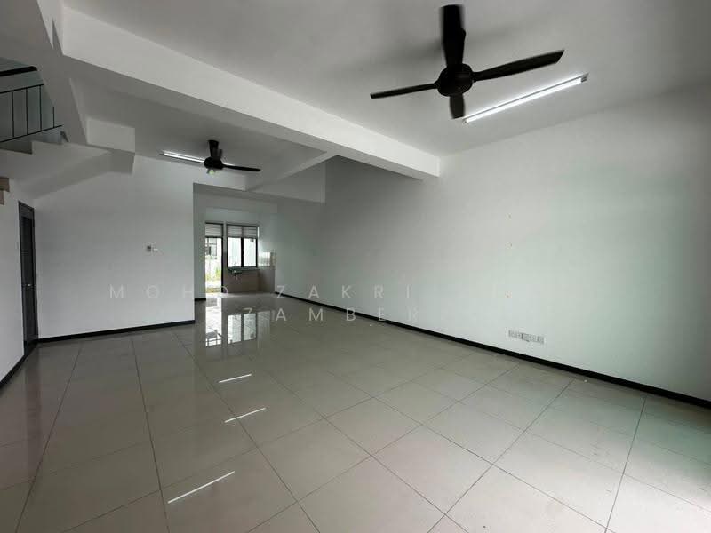 Rumah Teres 2-Tingkat untuk Dijual di Sungai Buloh (Selangor) - Mohd Zakri Mohd Zamberi - Living Room - PropertyGuru.com.my